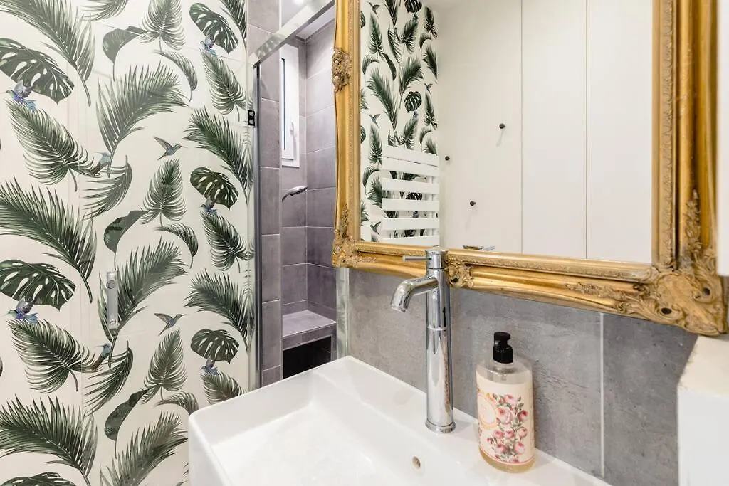 Luxury 1 Bedroom Apartment 700Ft2 Montorgueil/Leshalles Paris France