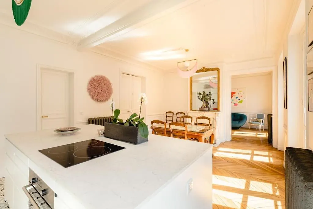 Luxury 1 Bedroom Apartment 700Ft2 Montorgueil/Leshalles Paris